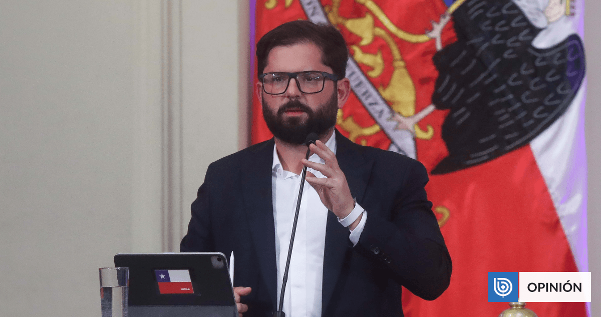 El gobierno de Boric: entre la farsa política y la inocencia