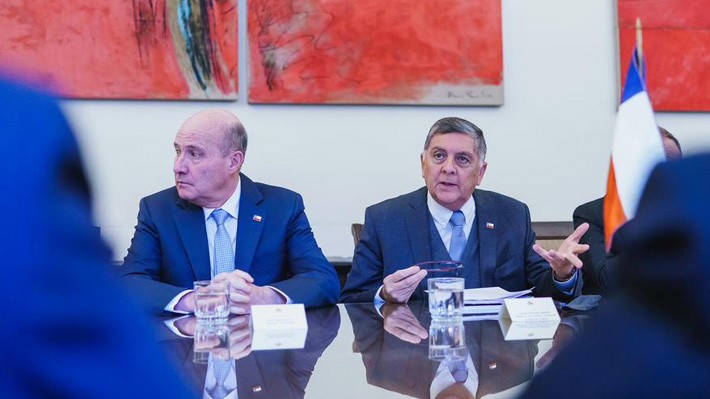 Gobierno marca 100 días con agenda de orden y reconstrucción